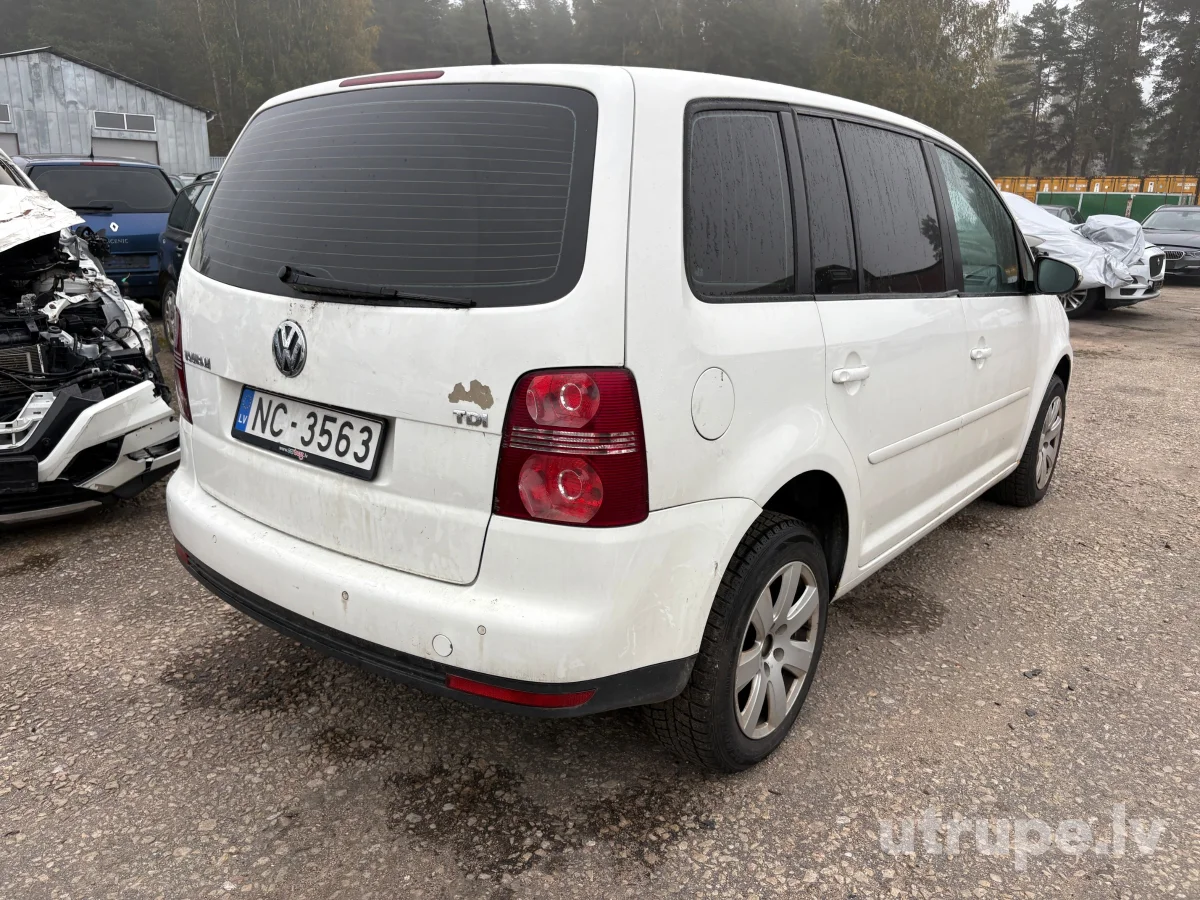 VOLKSWAGEN TOURAN