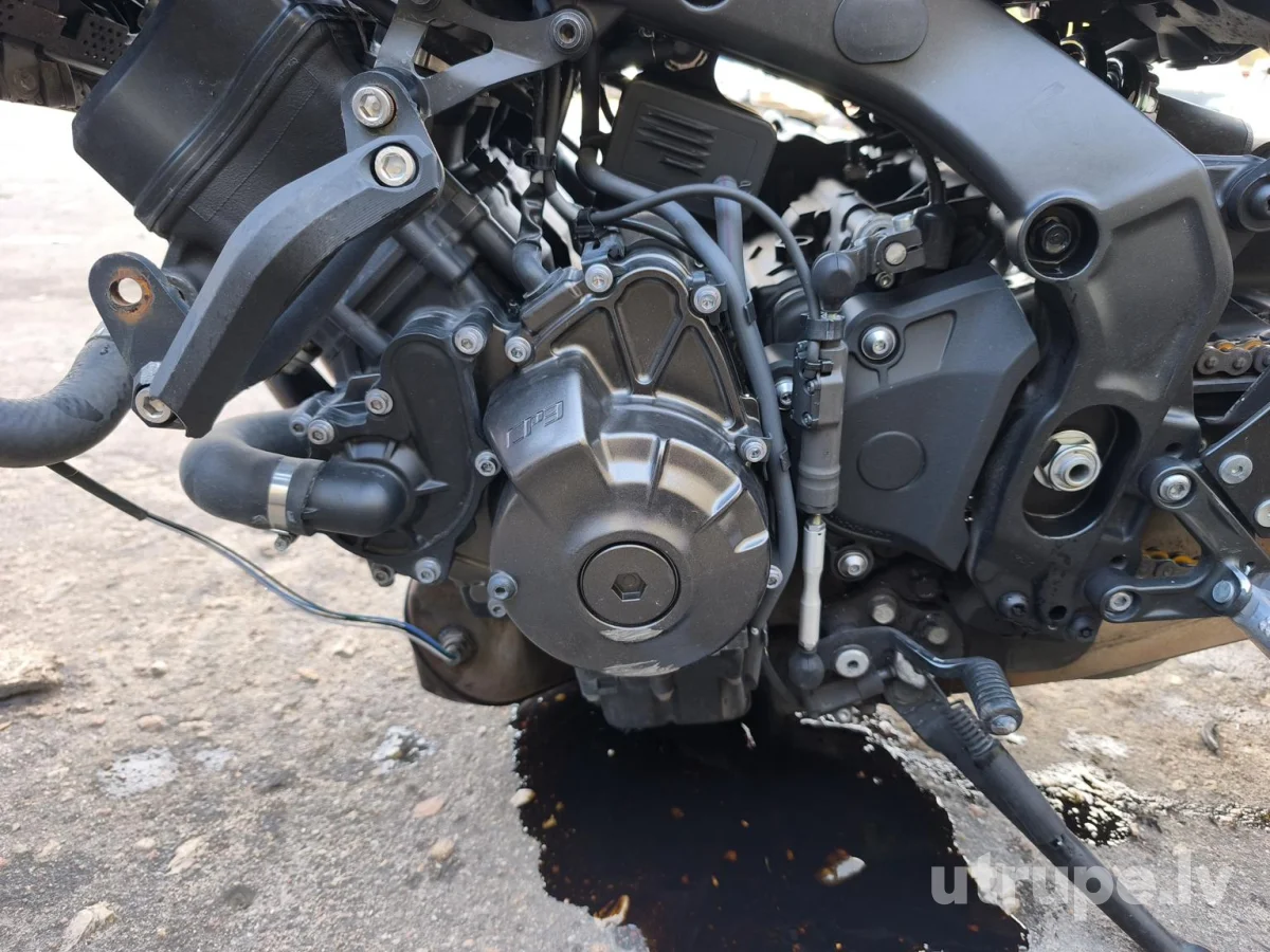 YAMAHA MTM890