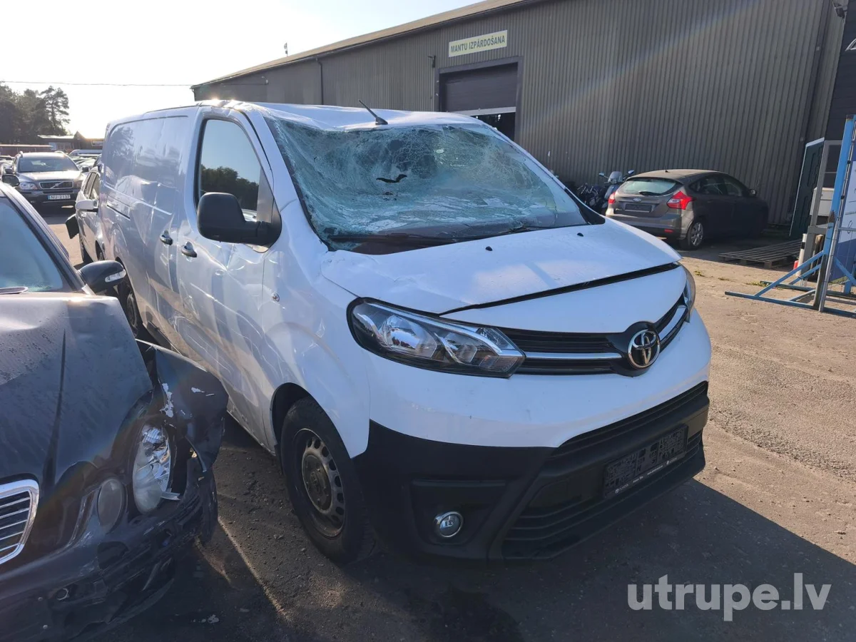 TOYOTA PROACE