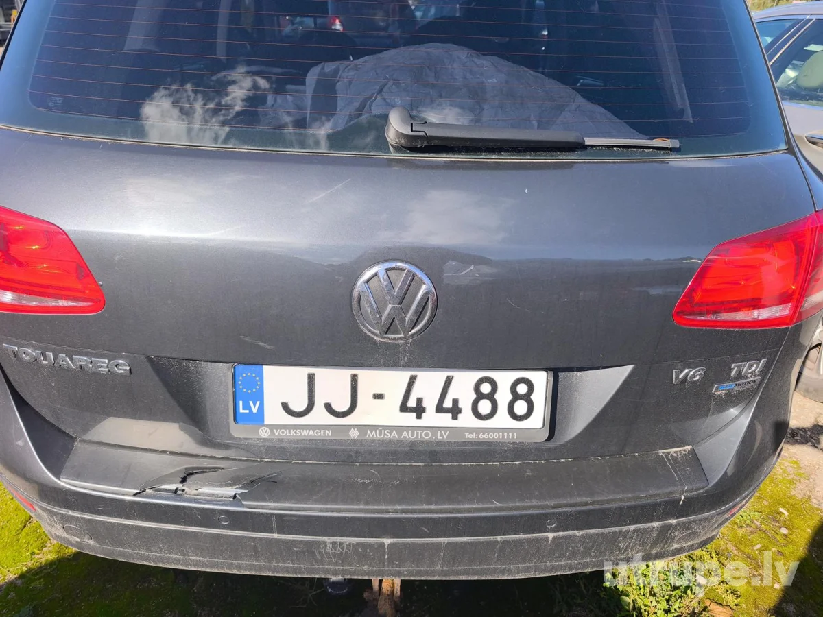 VOLKSWAGEN TOUAREG
