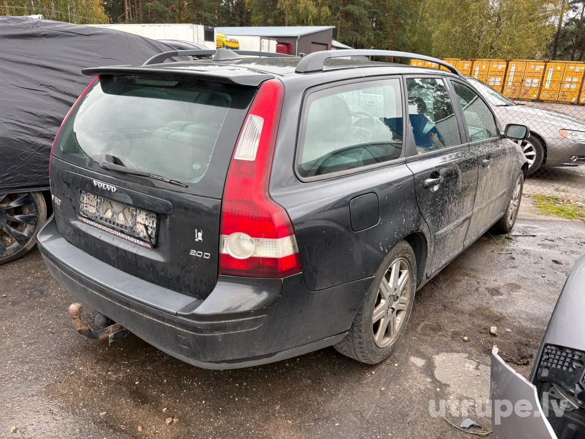 VOLVO V50