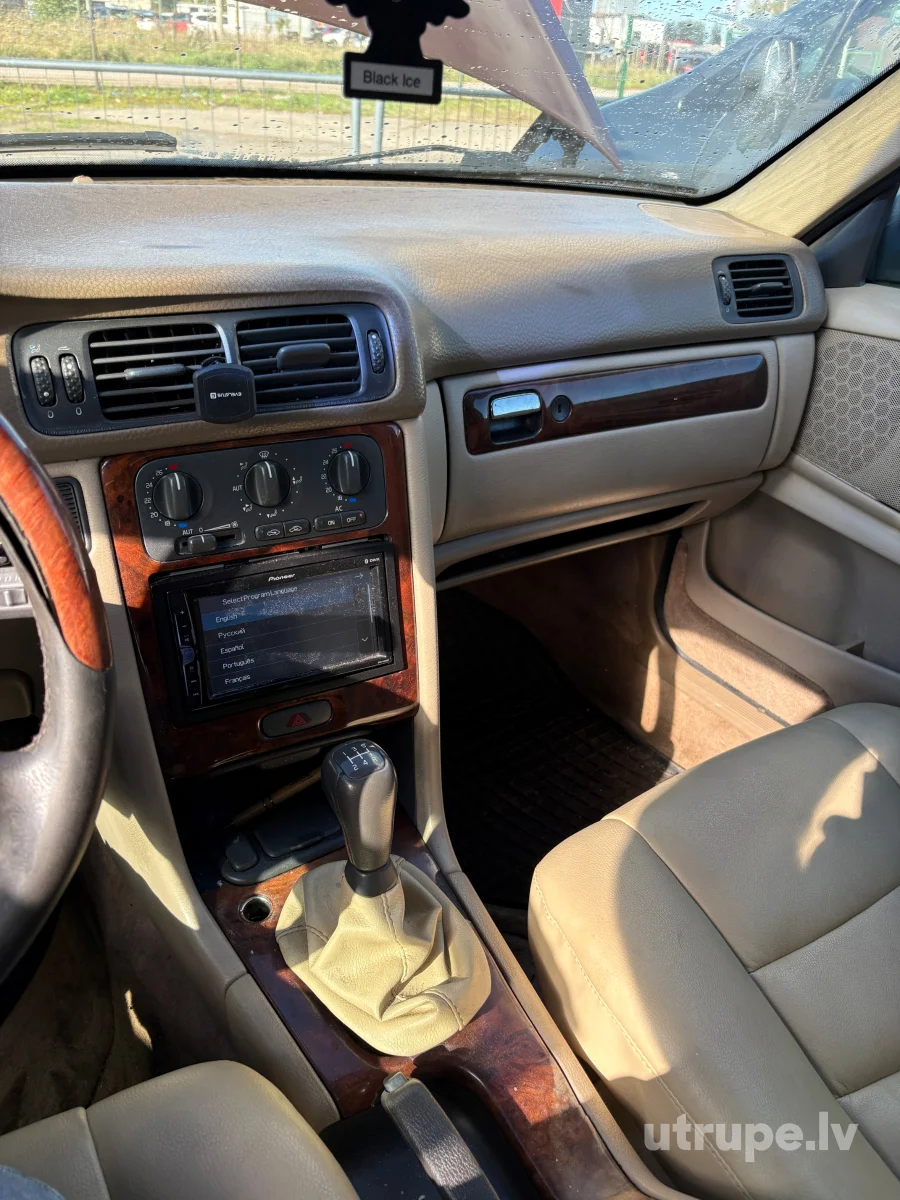 VOLVO V70