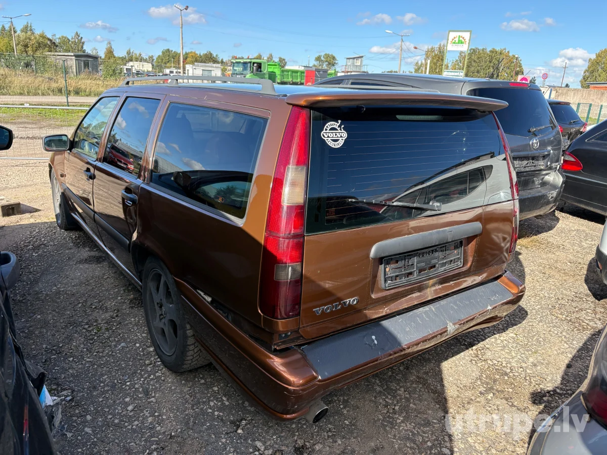 VOLVO V70