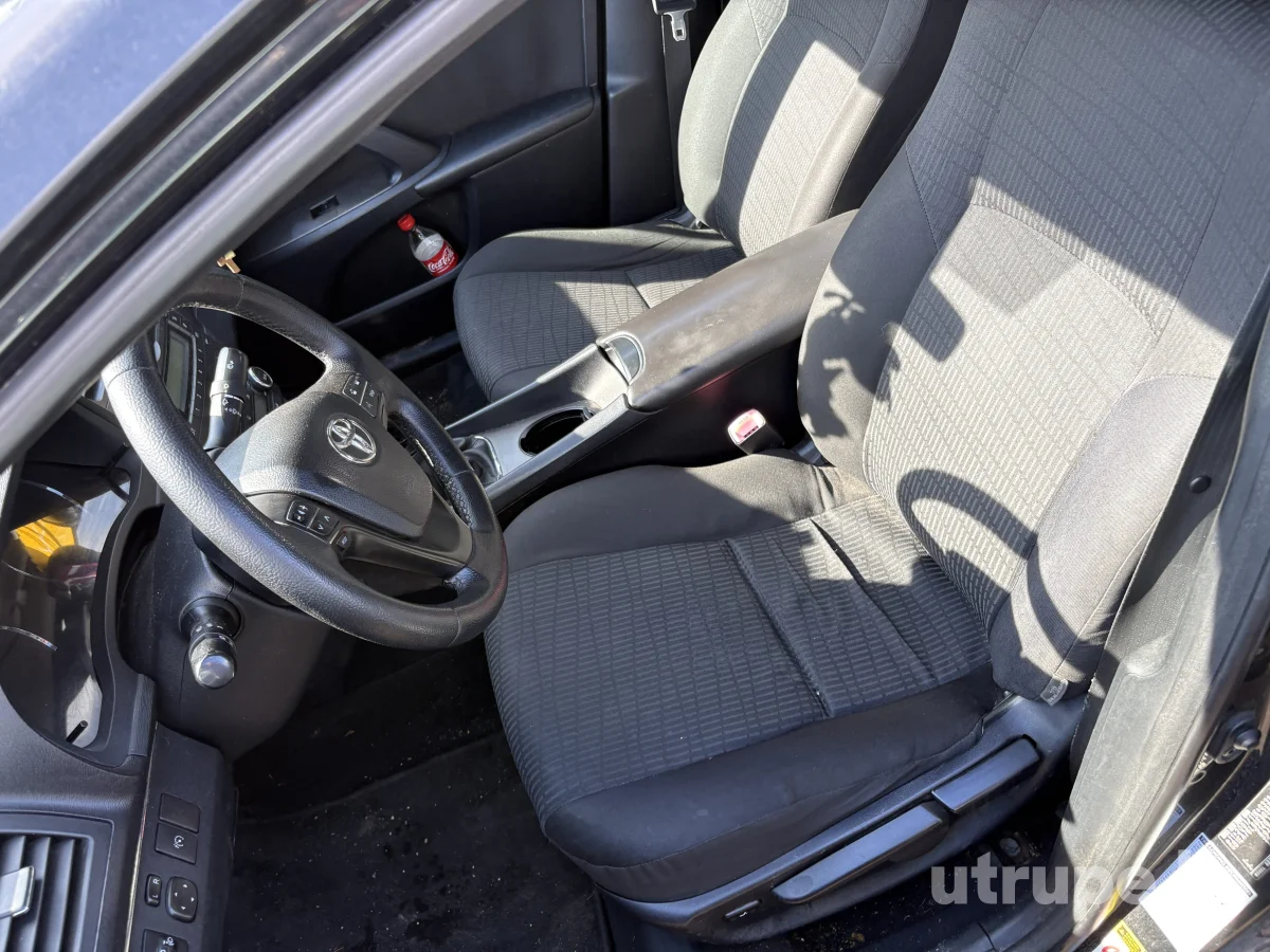 TOYOTA AVENSIS