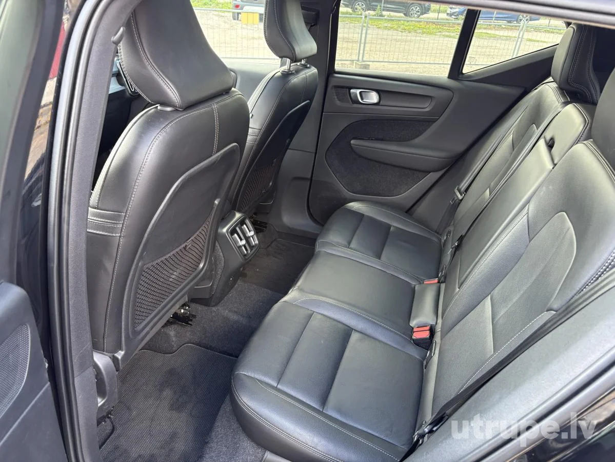 VOLVO XC 40