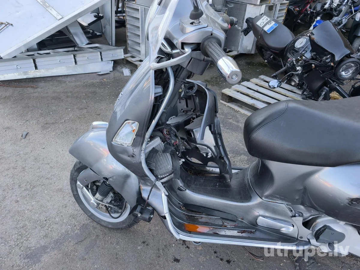 PIAGGIO VESPA GT125