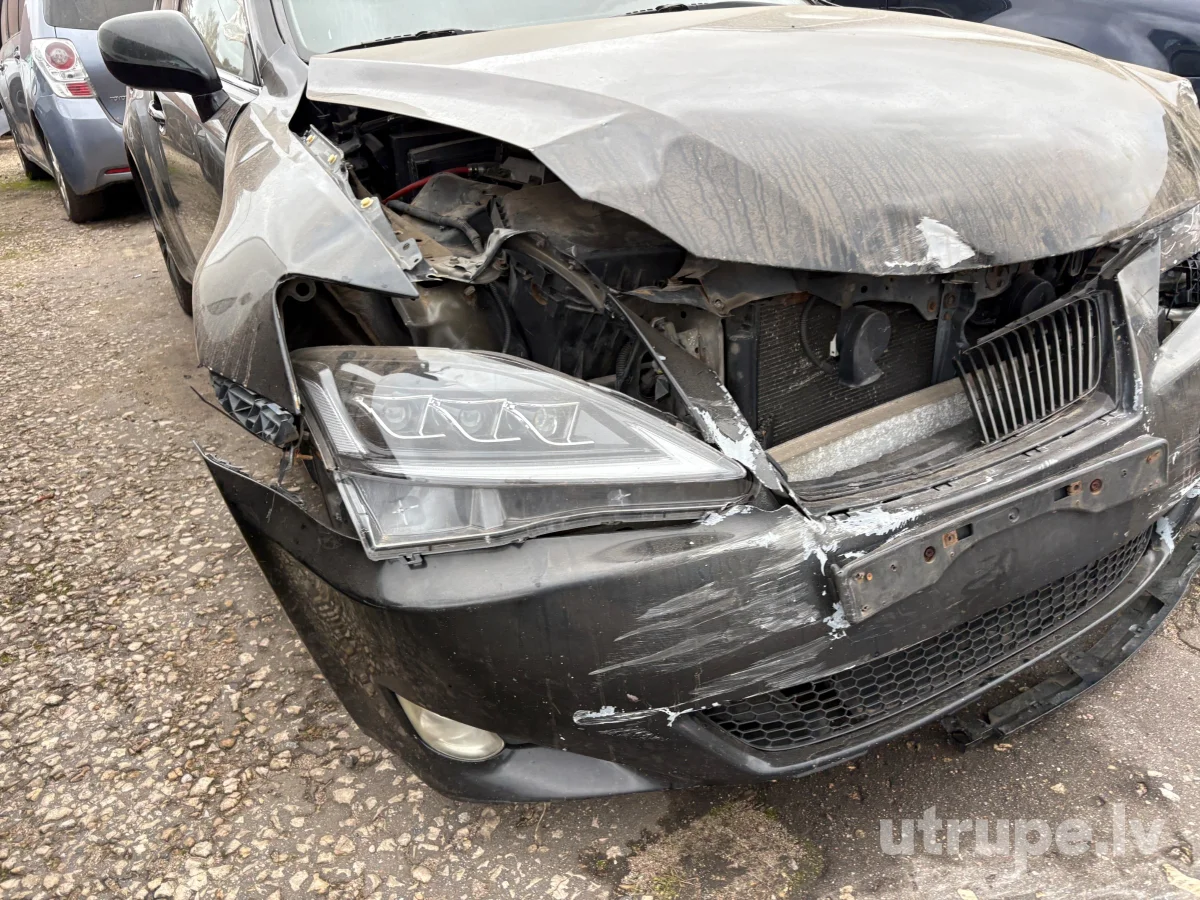 LEXUS IS 220
