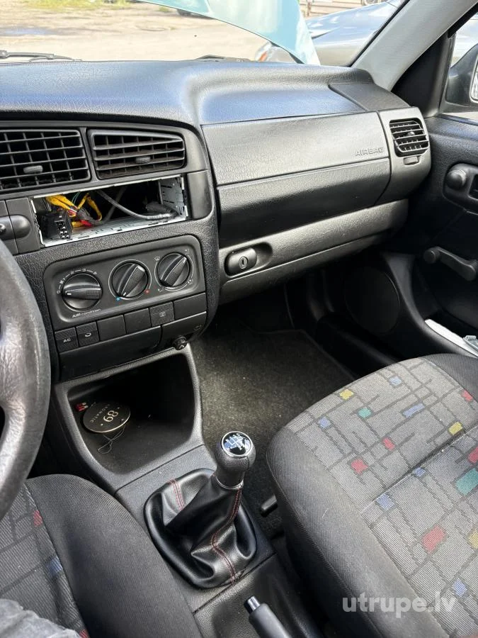 VOLKSWAGEN GOLF 3