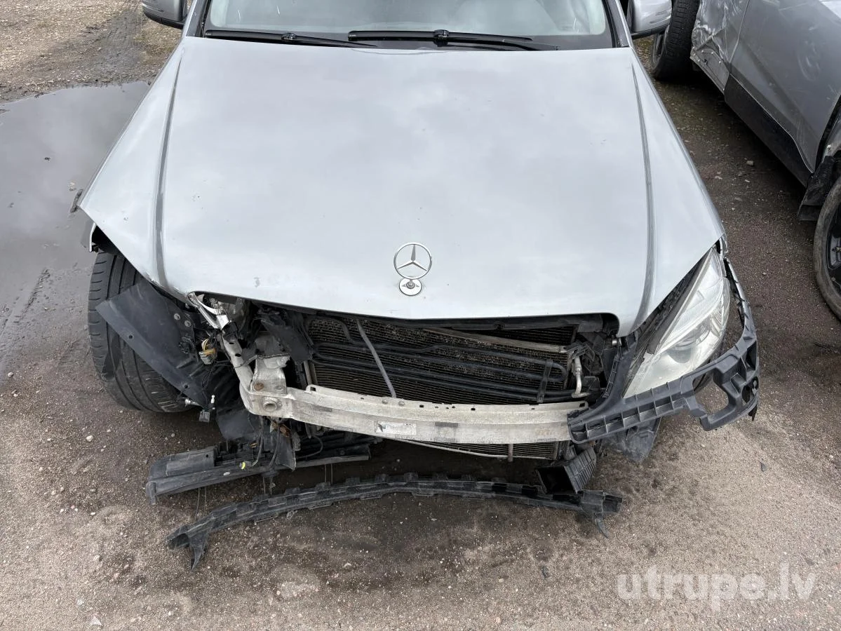 MERCEDES C220