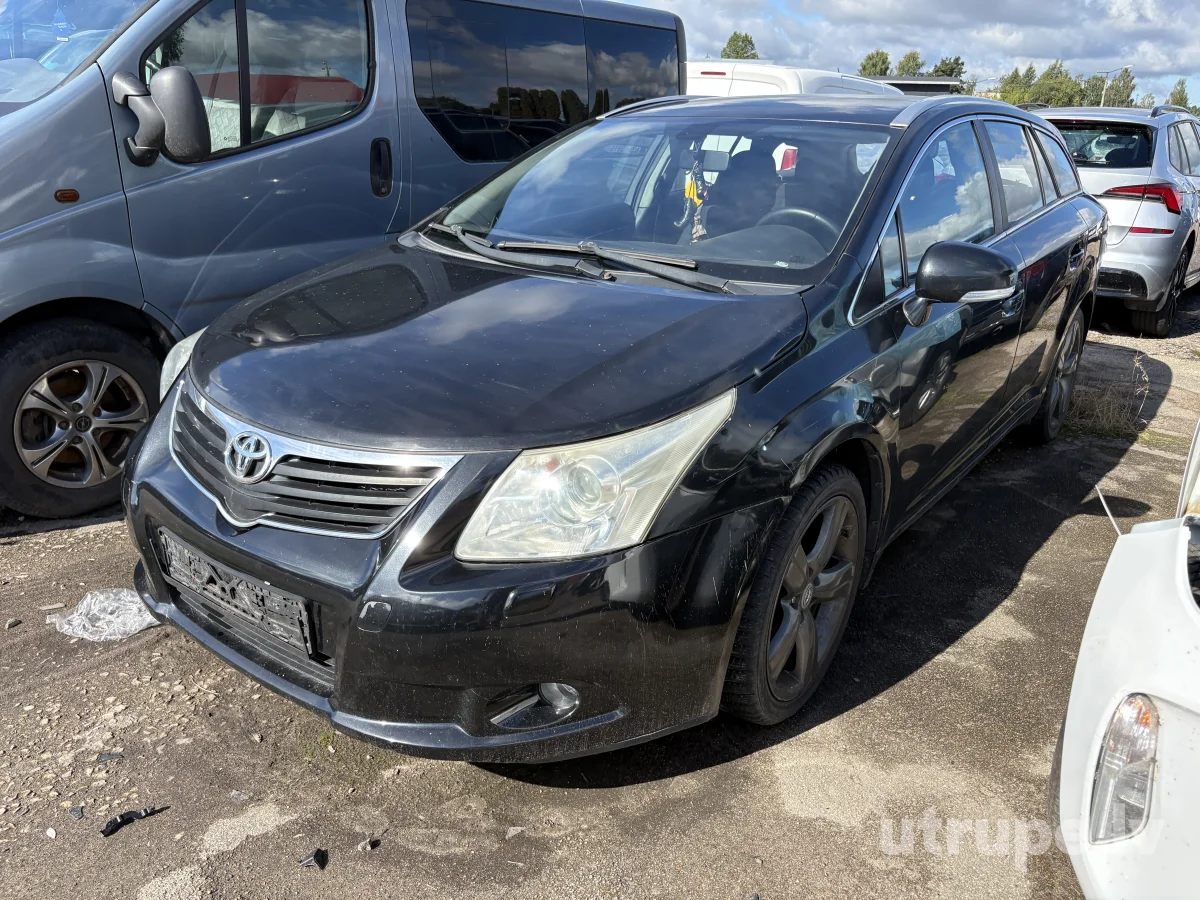 TOYOTA AVENSIS