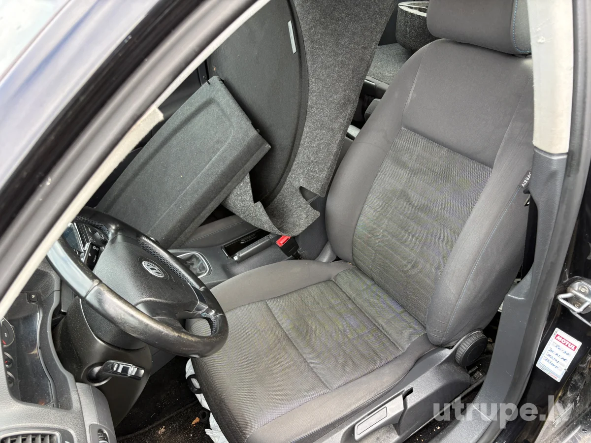 VOLKSWAGEN GOLF 5