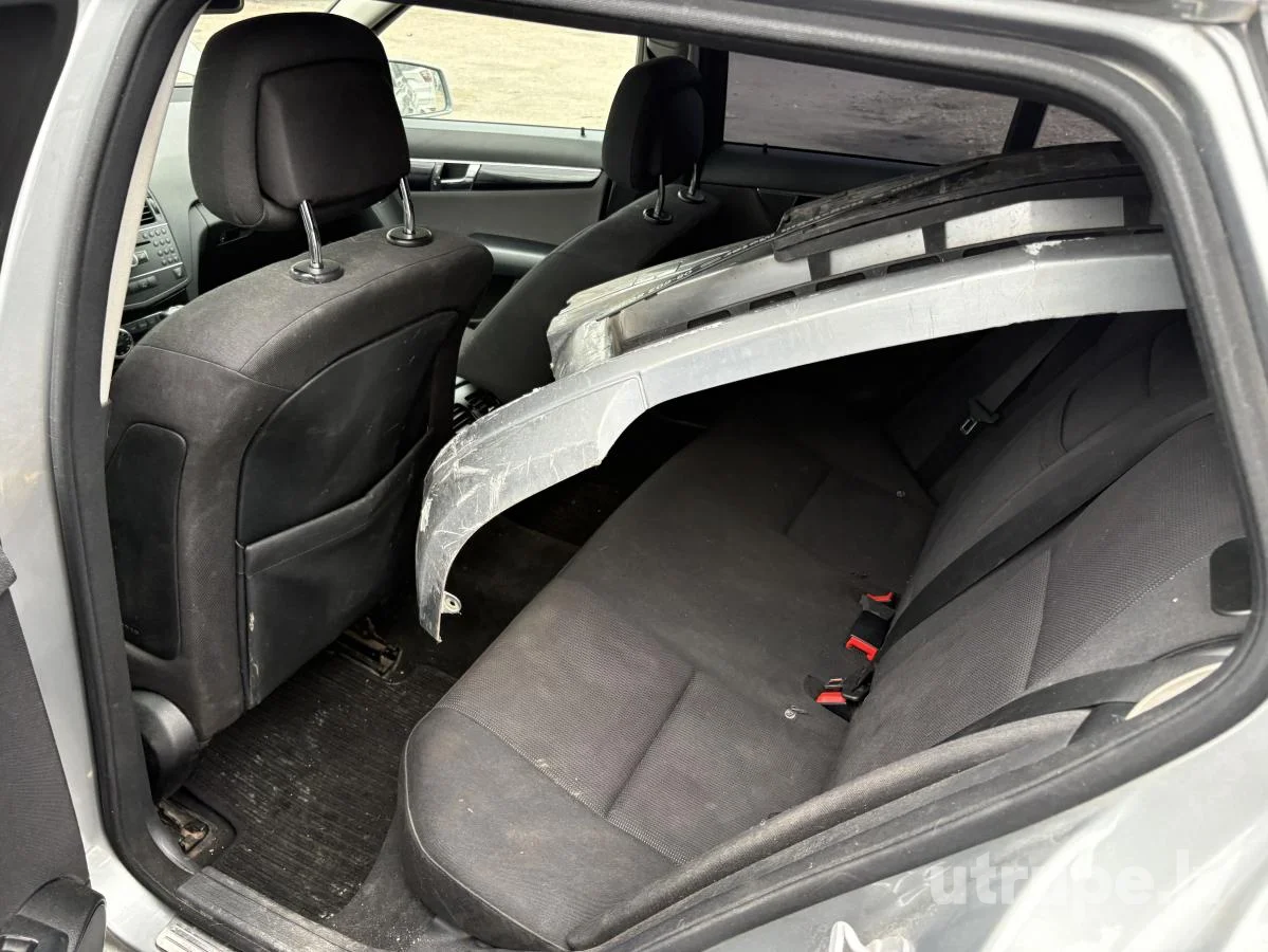 MERCEDES C220