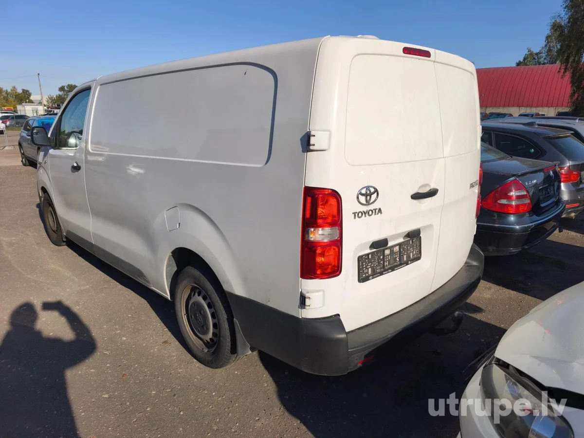TOYOTA PROACE
