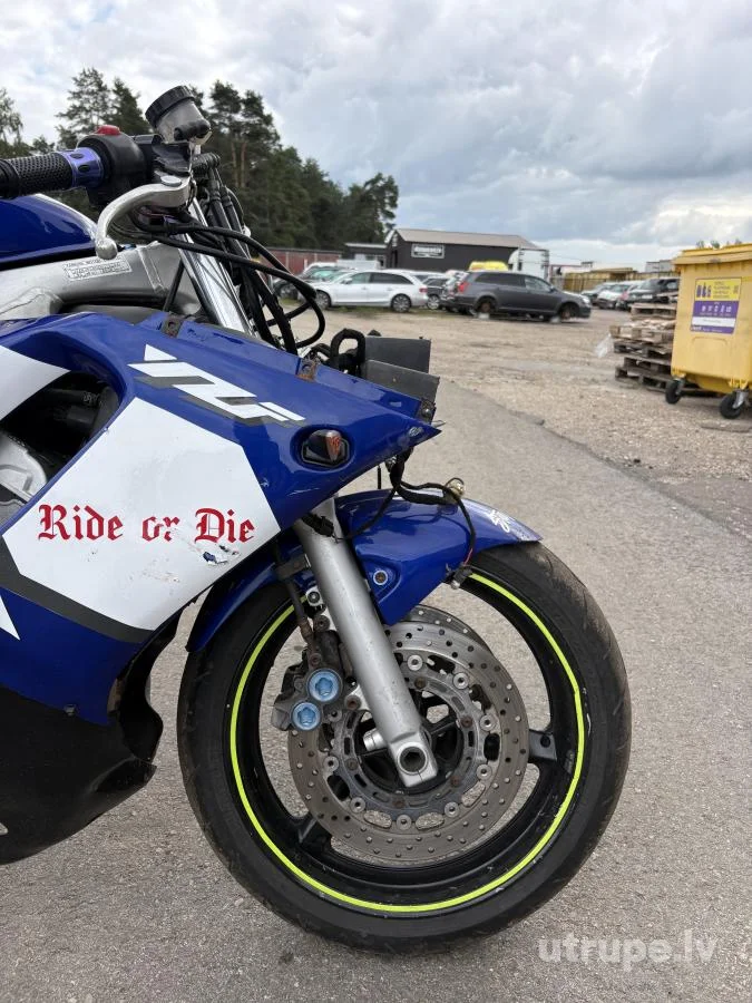 YAMAHA