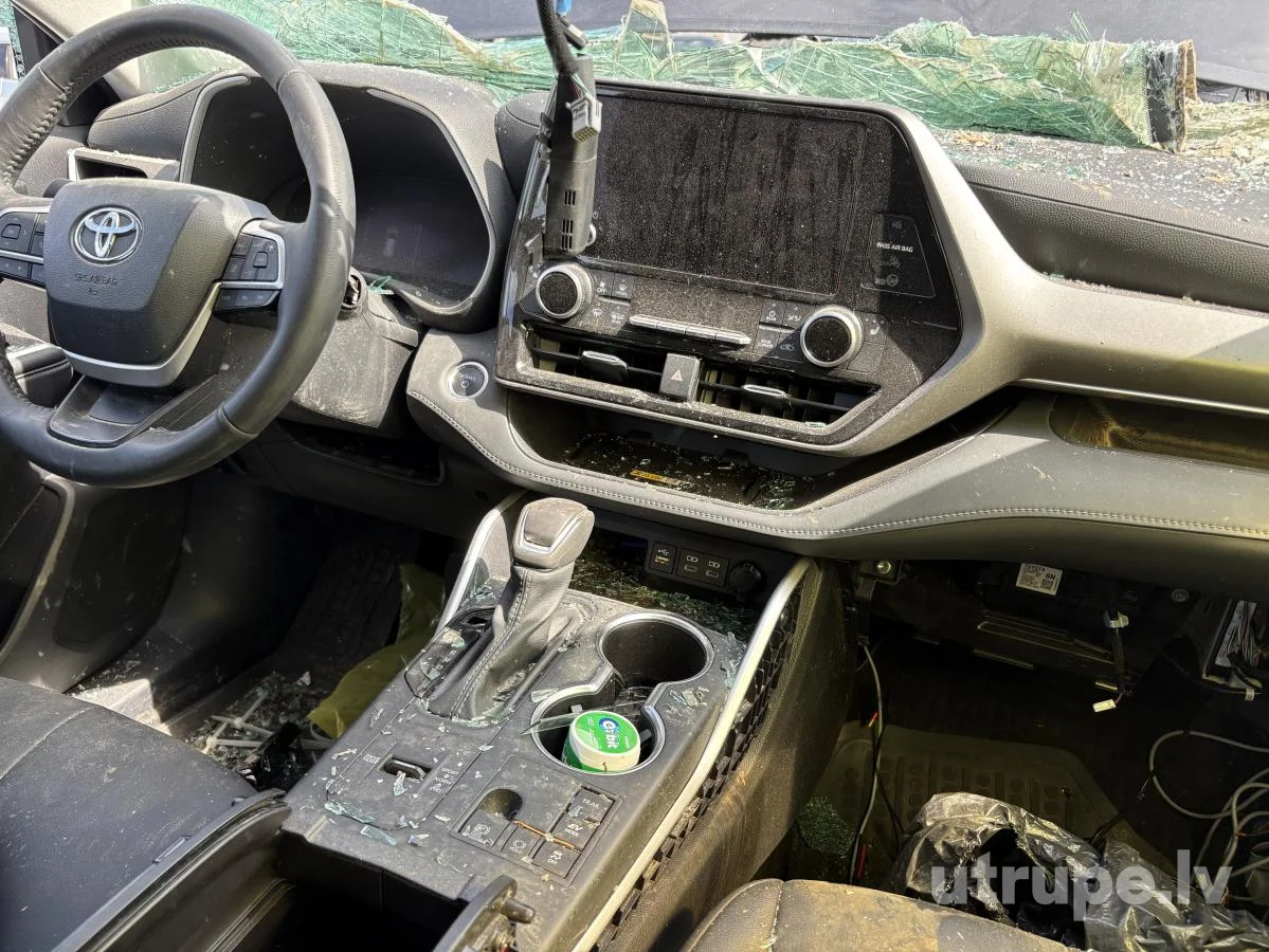 TOYOTA HIGHLANDER