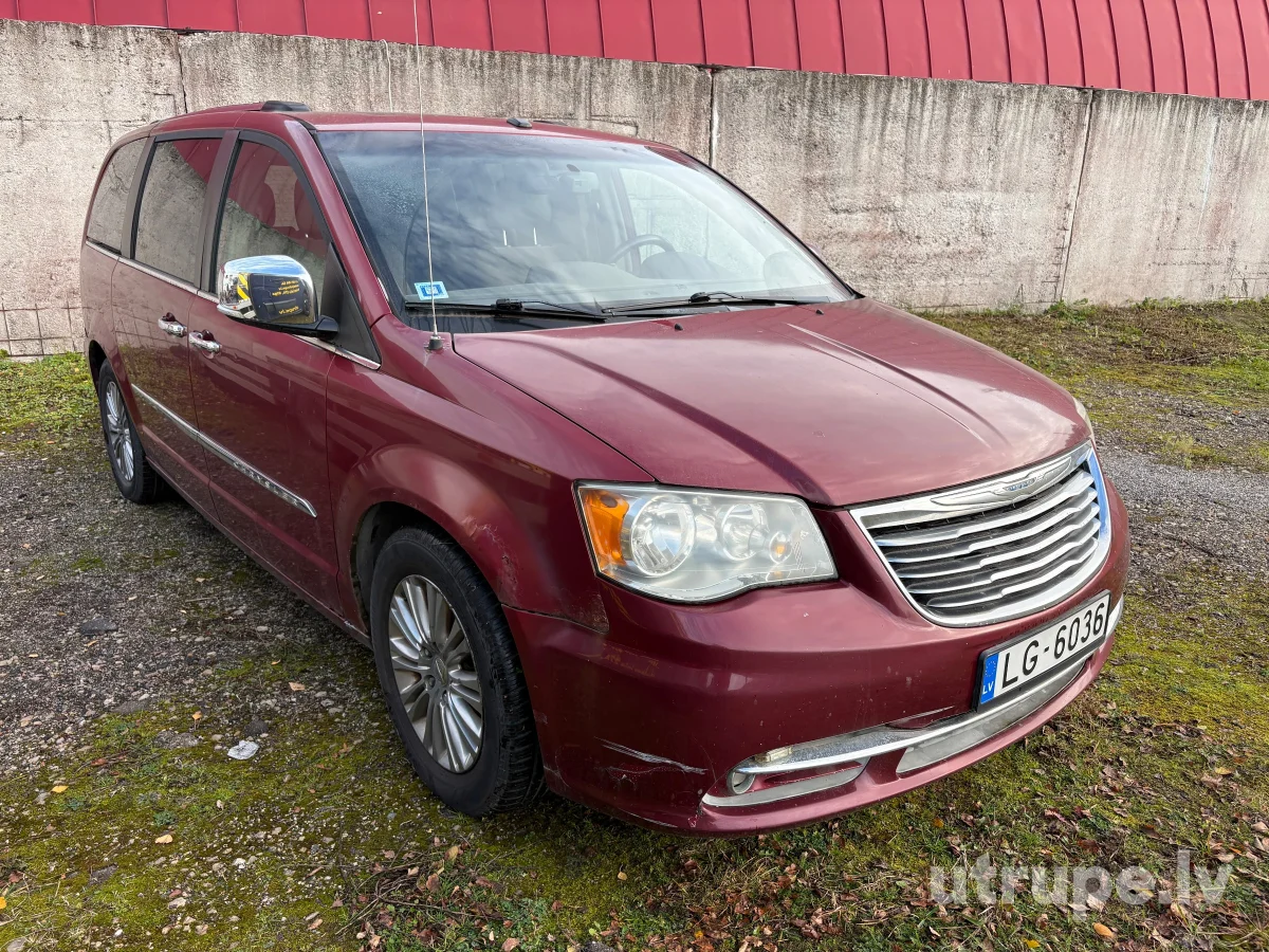 CHRYSLER TOWN & COUNTRY