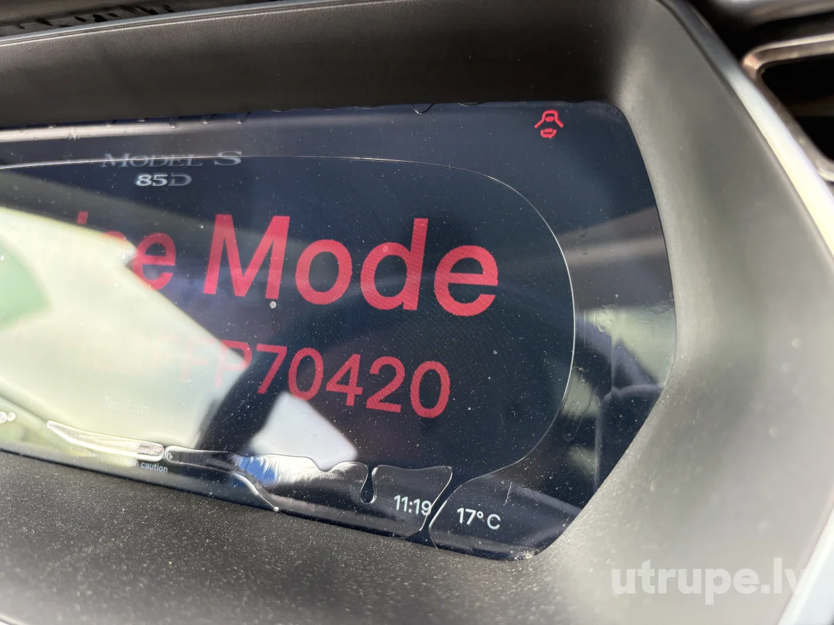 TESLA MODEL S