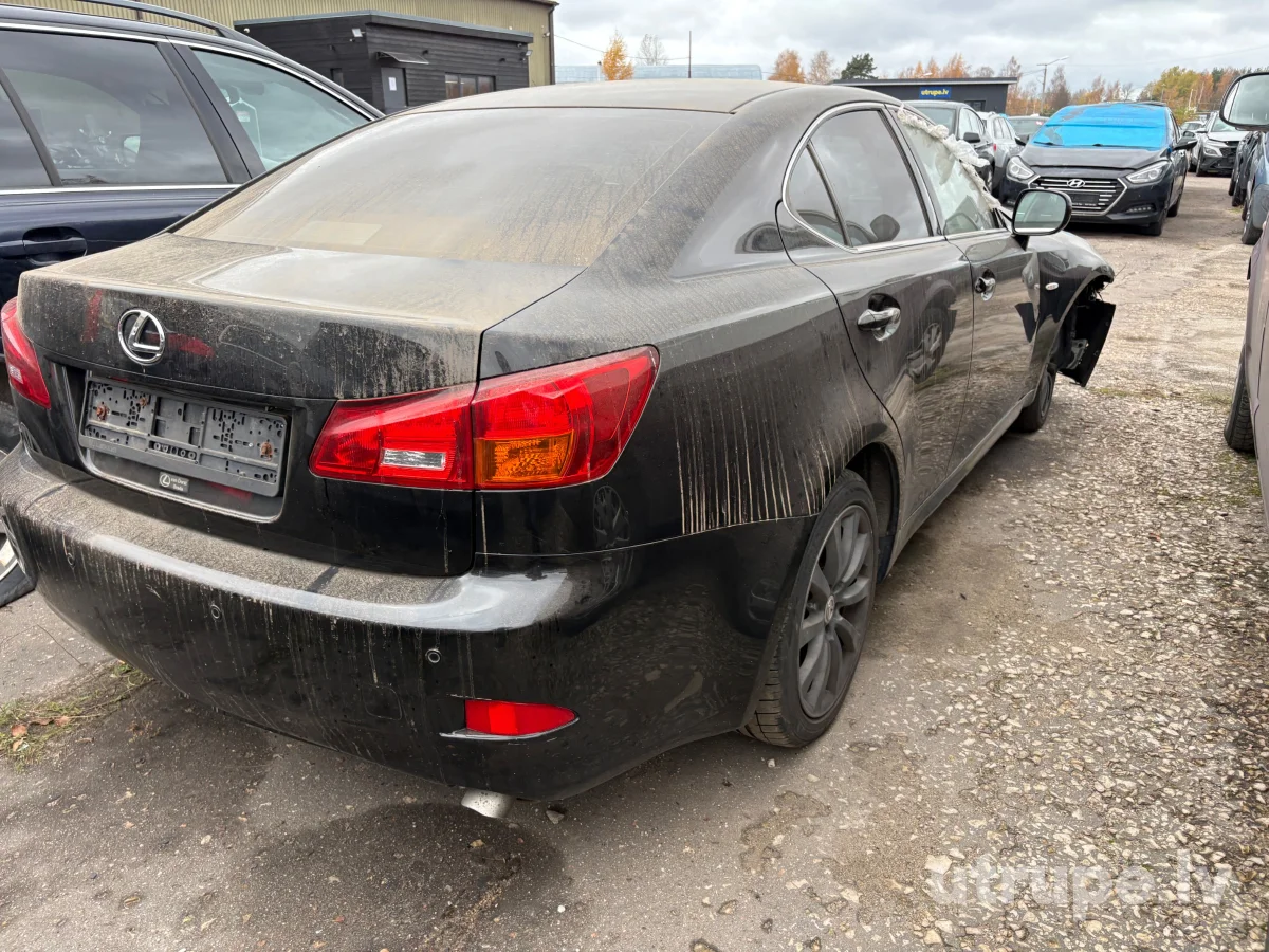 LEXUS IS 220