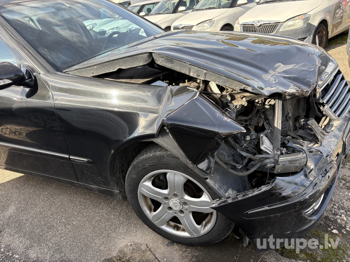 MERCEDES E280