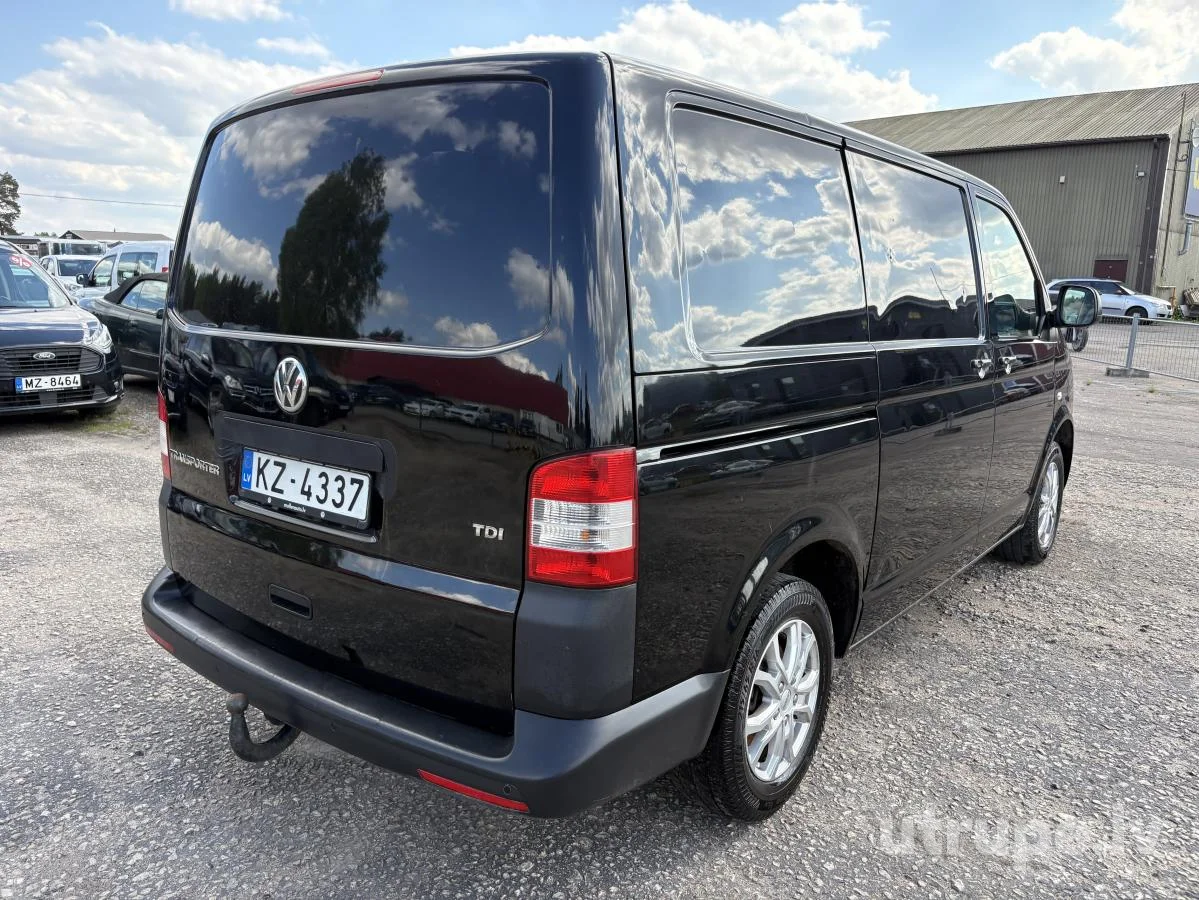 VOLKSWAGEN TRANSPORTER