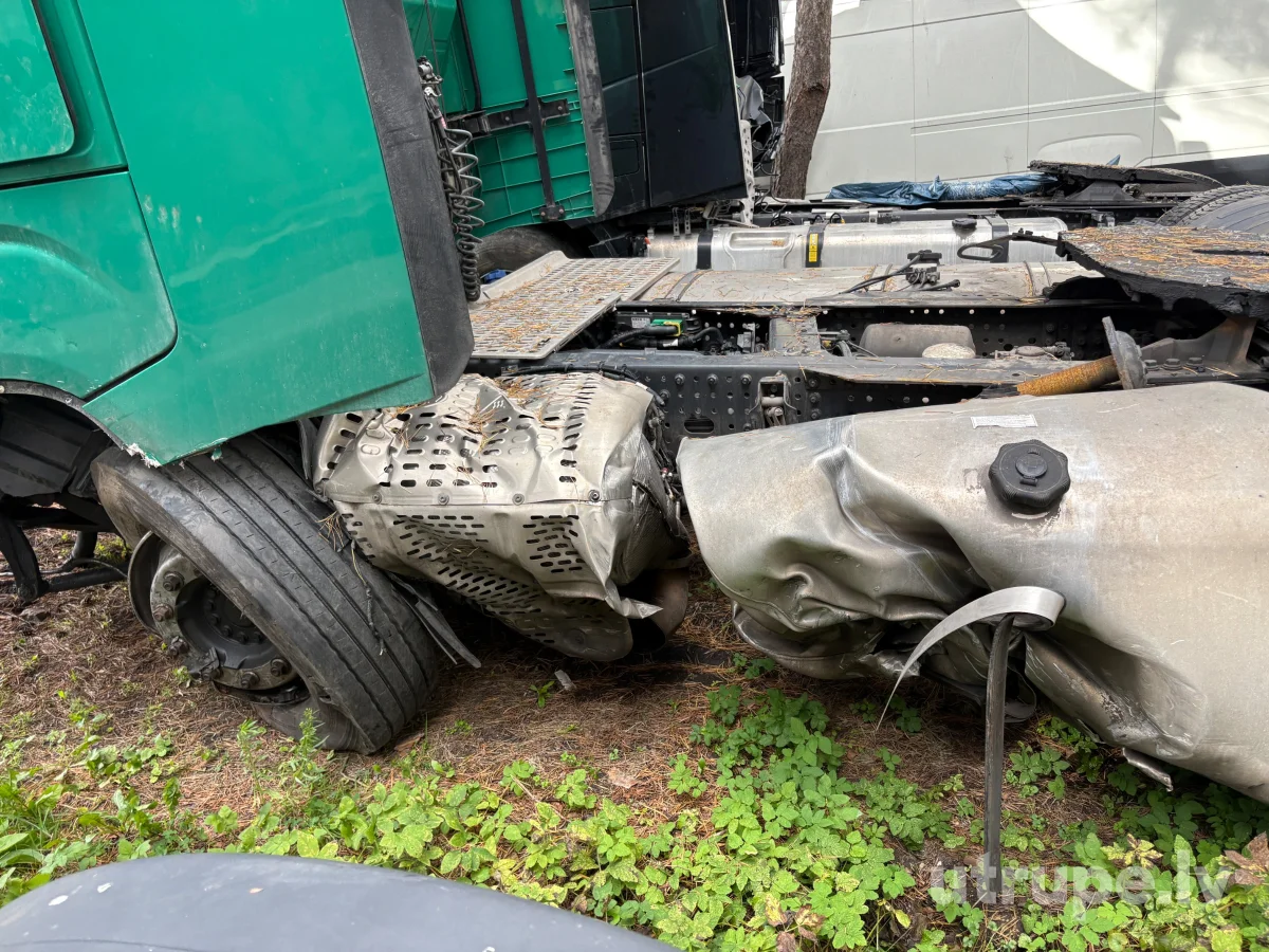 IVECO AS440ST/P