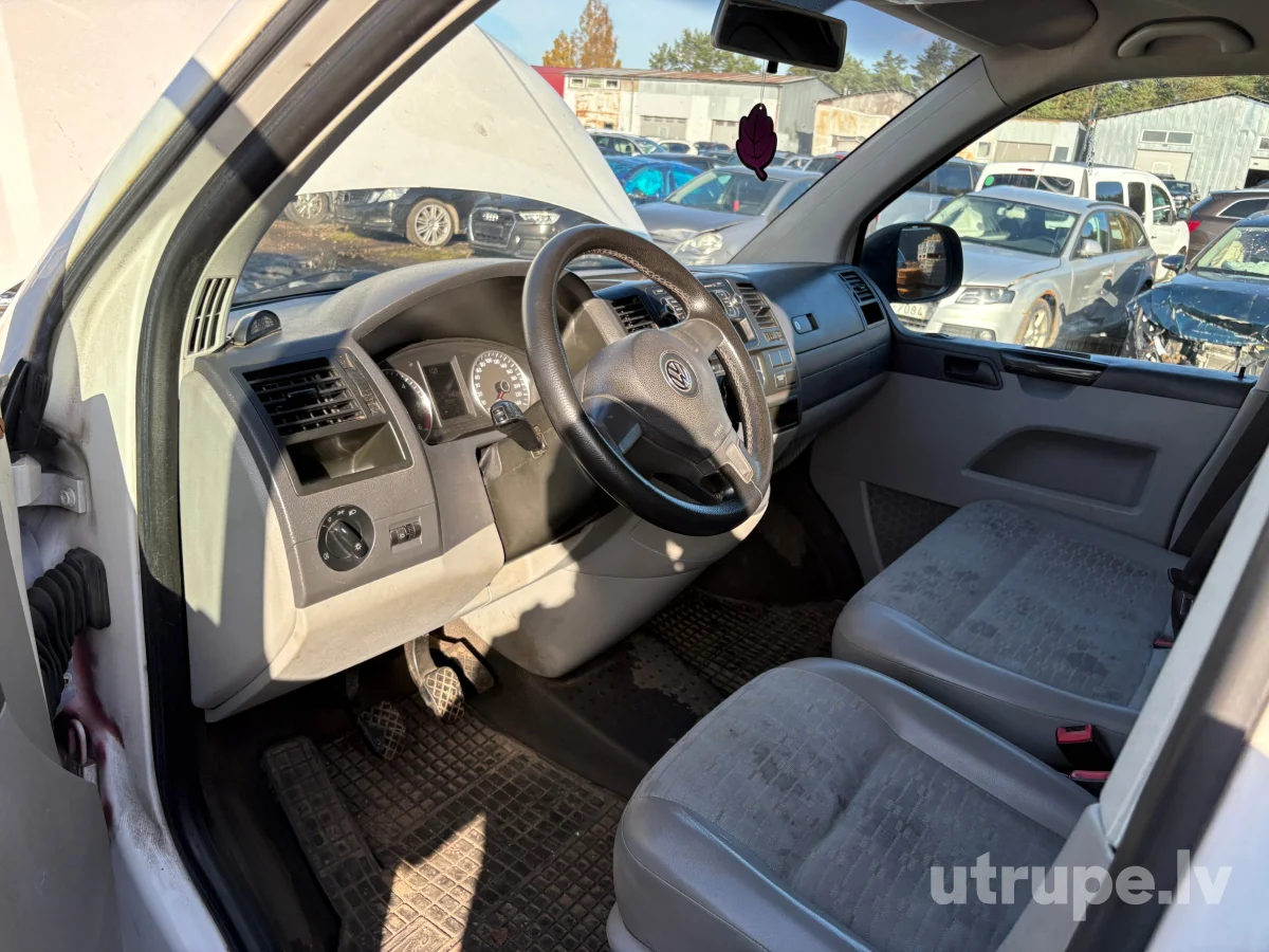 VOLKSWAGEN TRANSPORTER