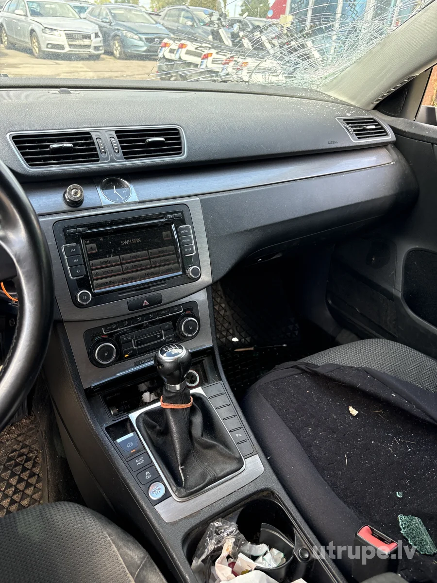VOLKSWAGEN PASSAT (B7)