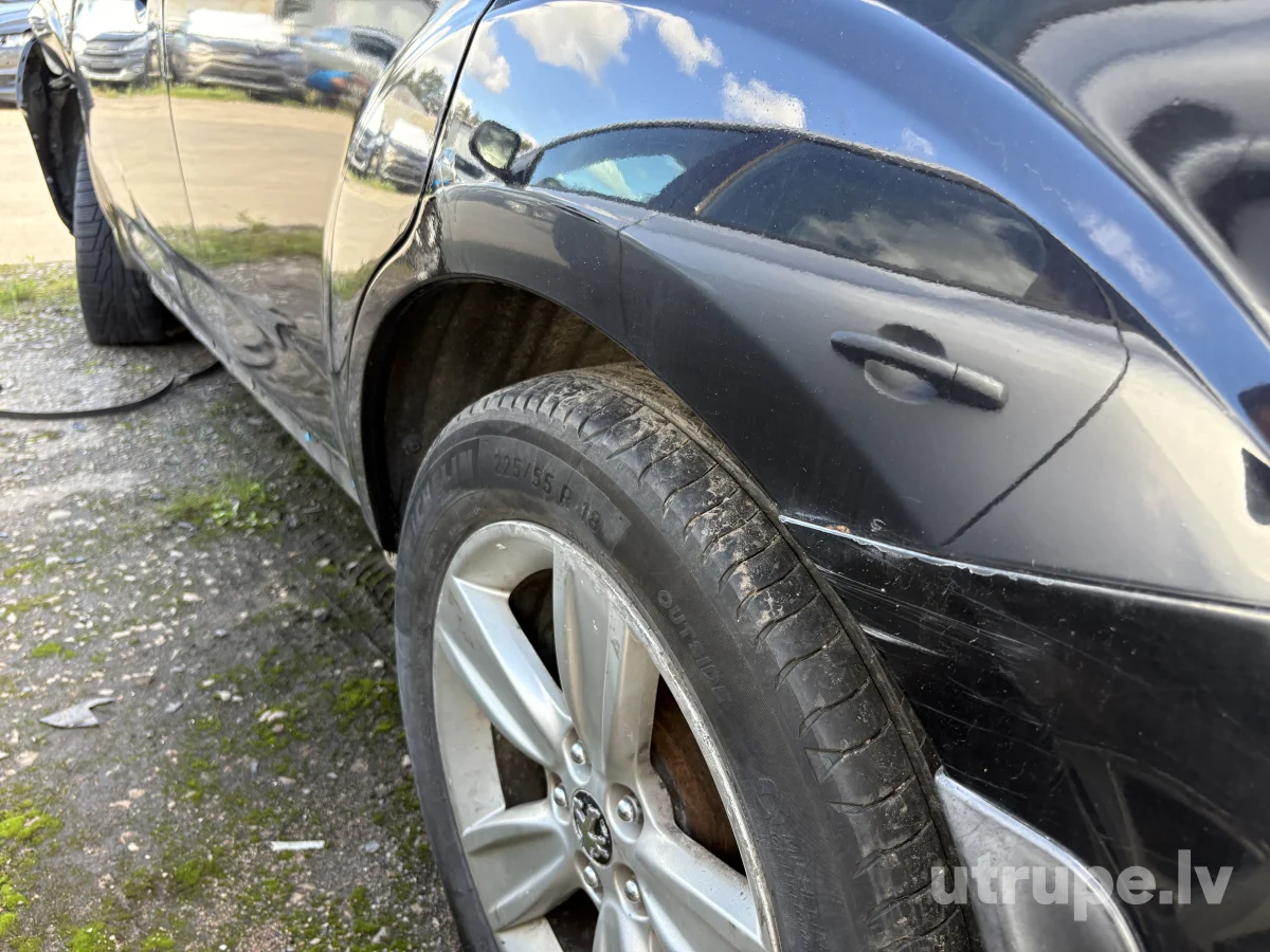PEUGEOT 4007
