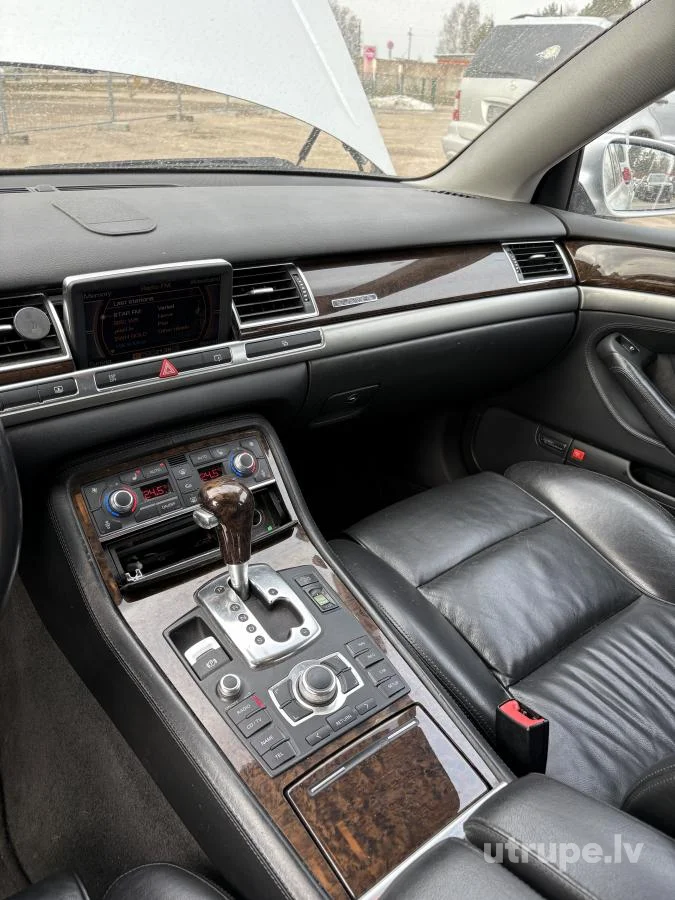 AUDI A8L