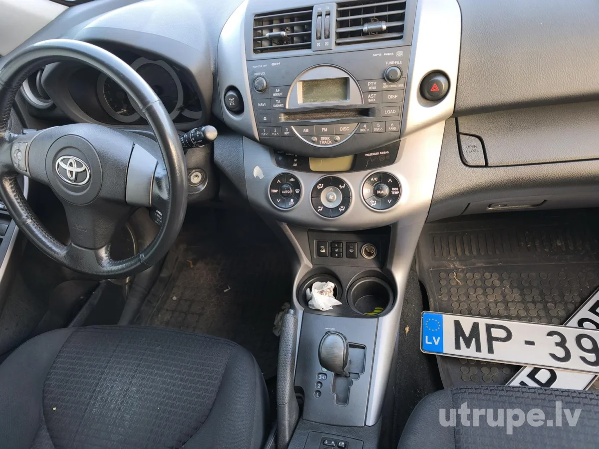 TOYOTA RAV 4