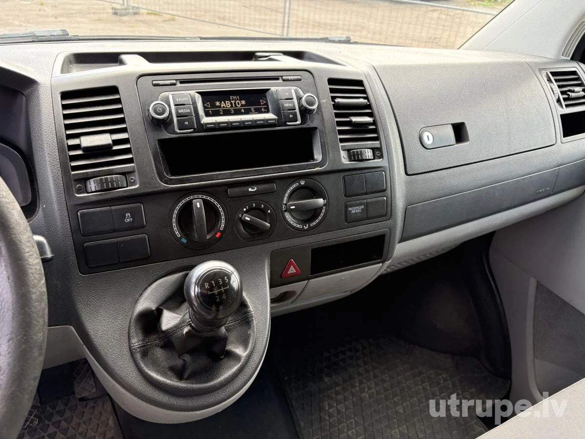 VOLKSWAGEN TRANSPORTER