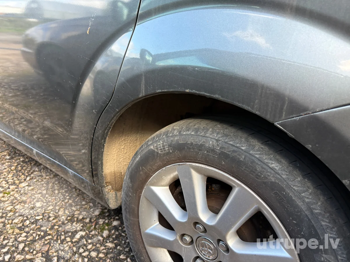 TOYOTA COROLLA VERSO