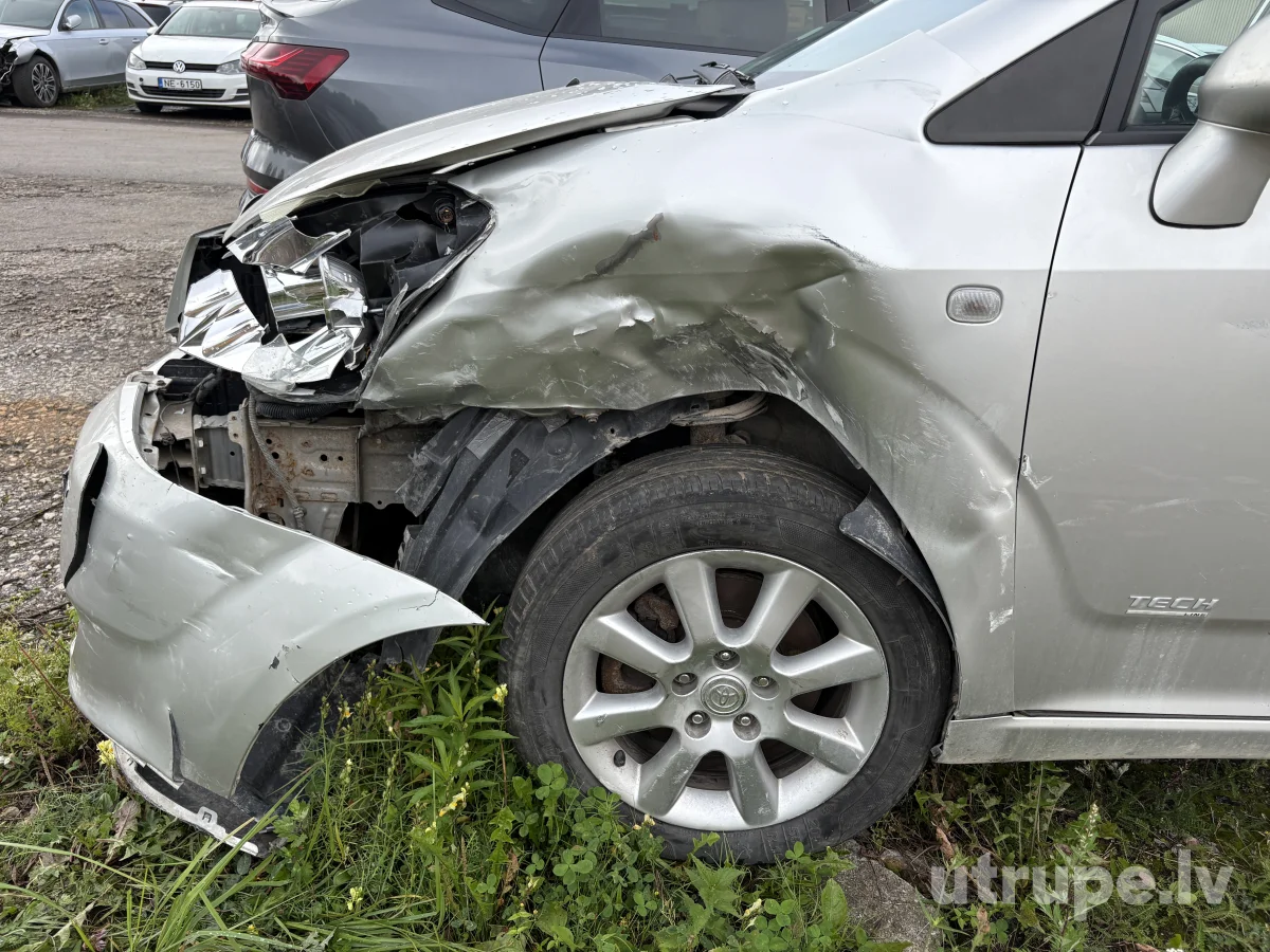 TOYOTA COROLLA VERSO