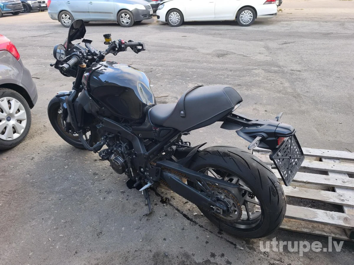 YAMAHA MTM890