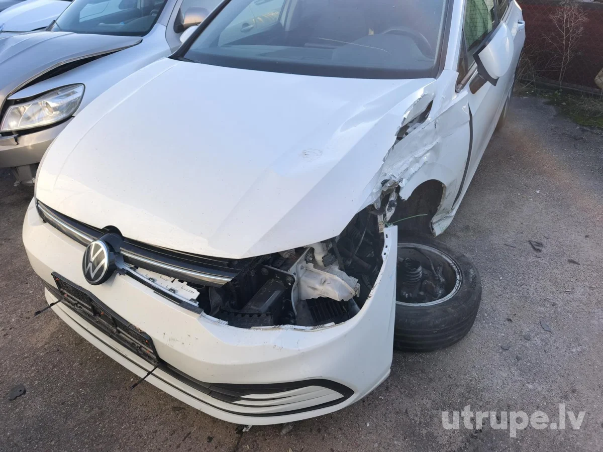 VOLKSWAGEN GOLF 8