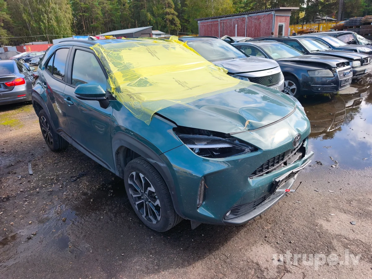 TOYOTA YARIS CROSS