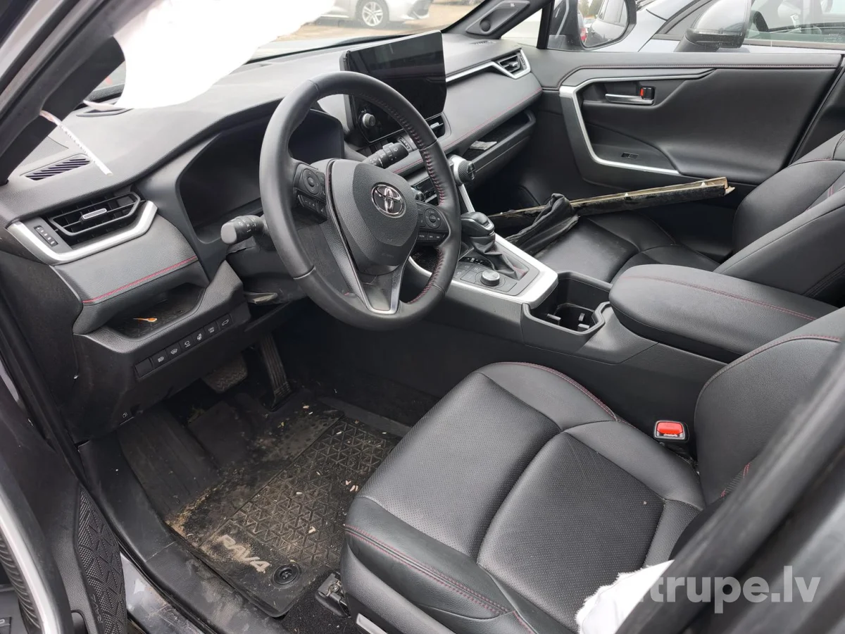 TOYOTA RAV 4