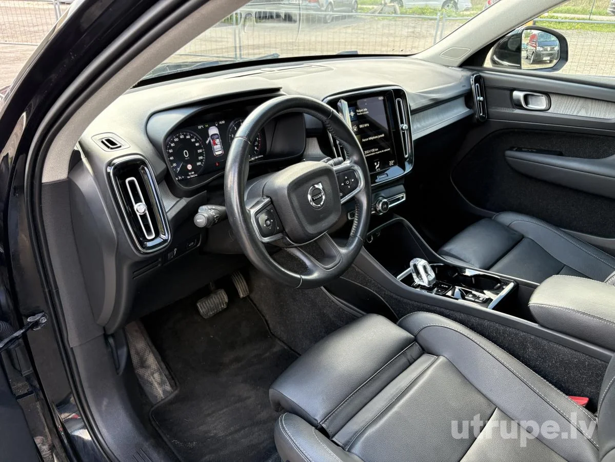 VOLVO XC 40