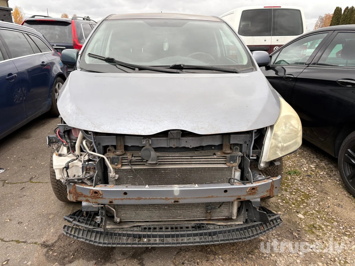 TOYOTA VERSO