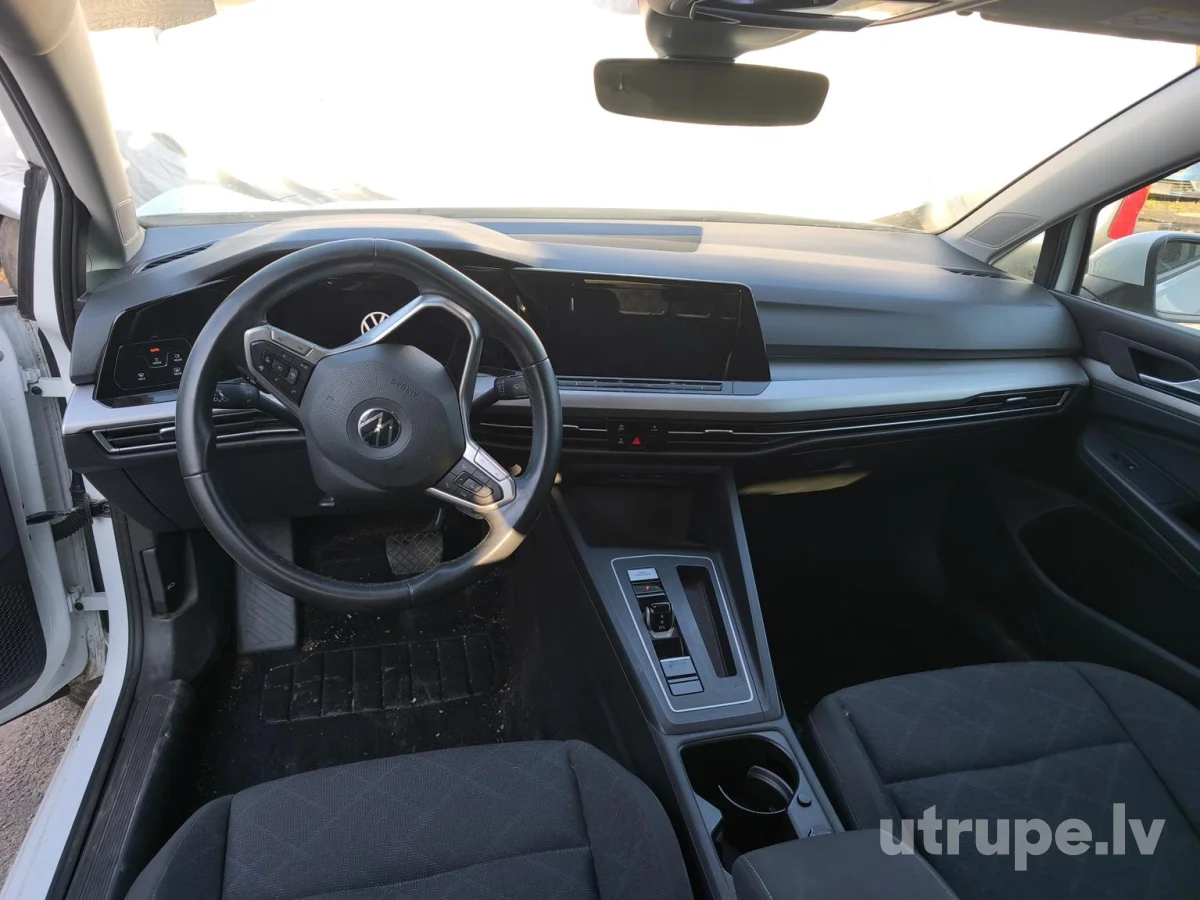 VOLKSWAGEN GOLF 8