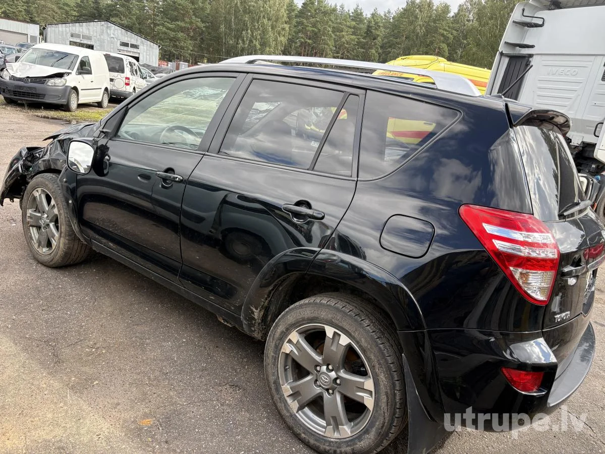 TOYOTA RAV 4