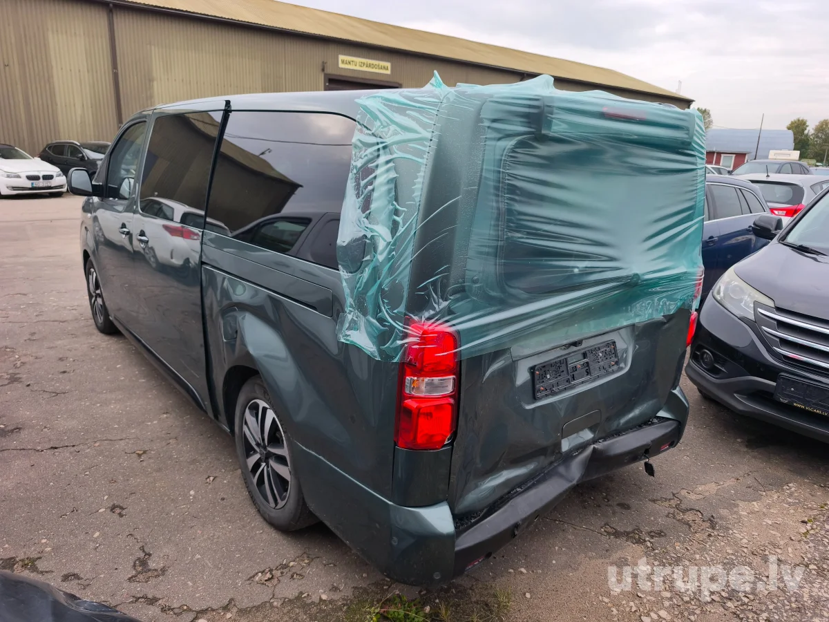 PEUGEOT TRAVELLER