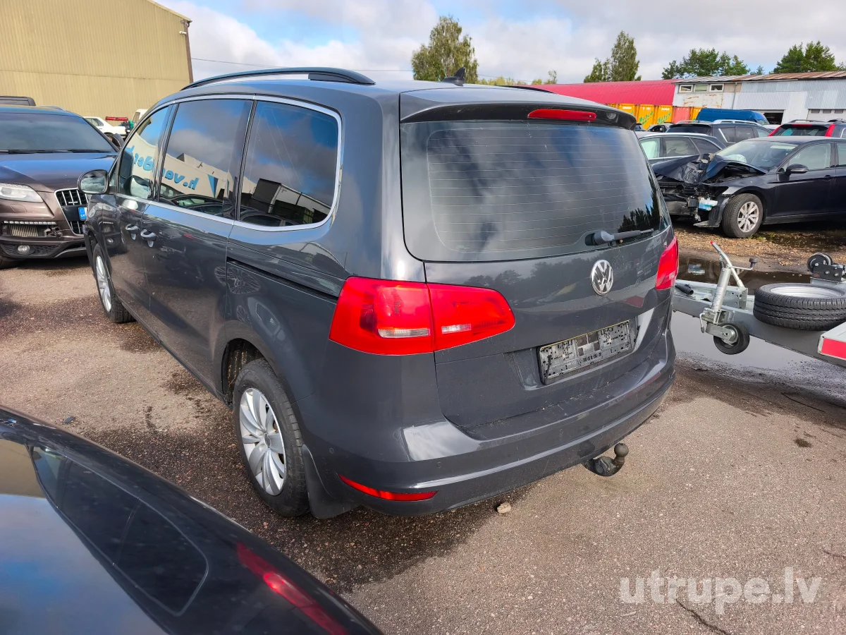 VOLKSWAGEN SHARAN