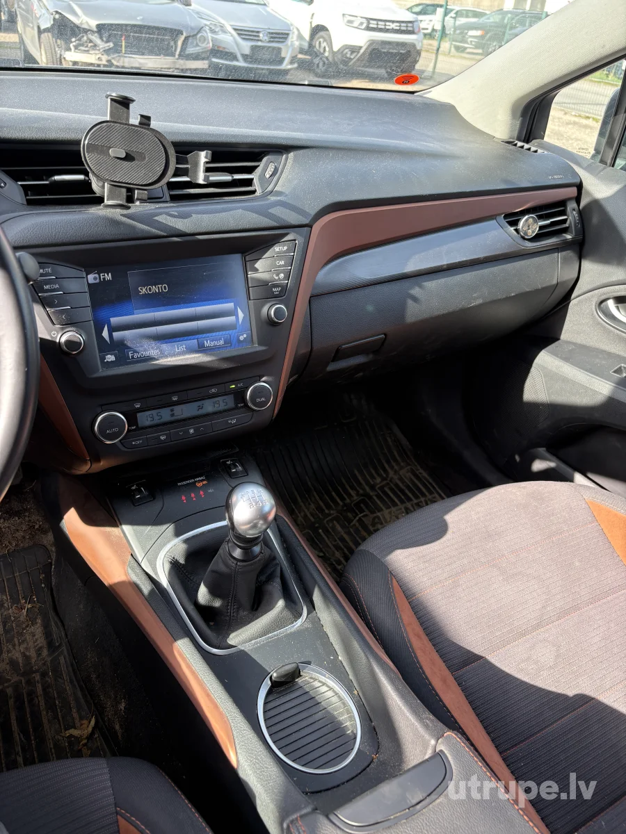 TOYOTA AVENSIS