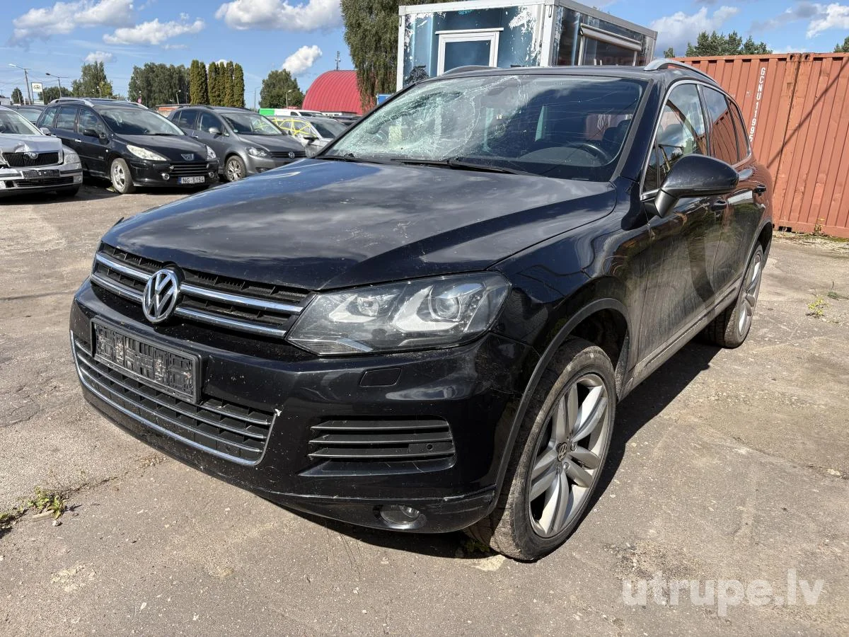 VOLKSWAGEN TOUAREG