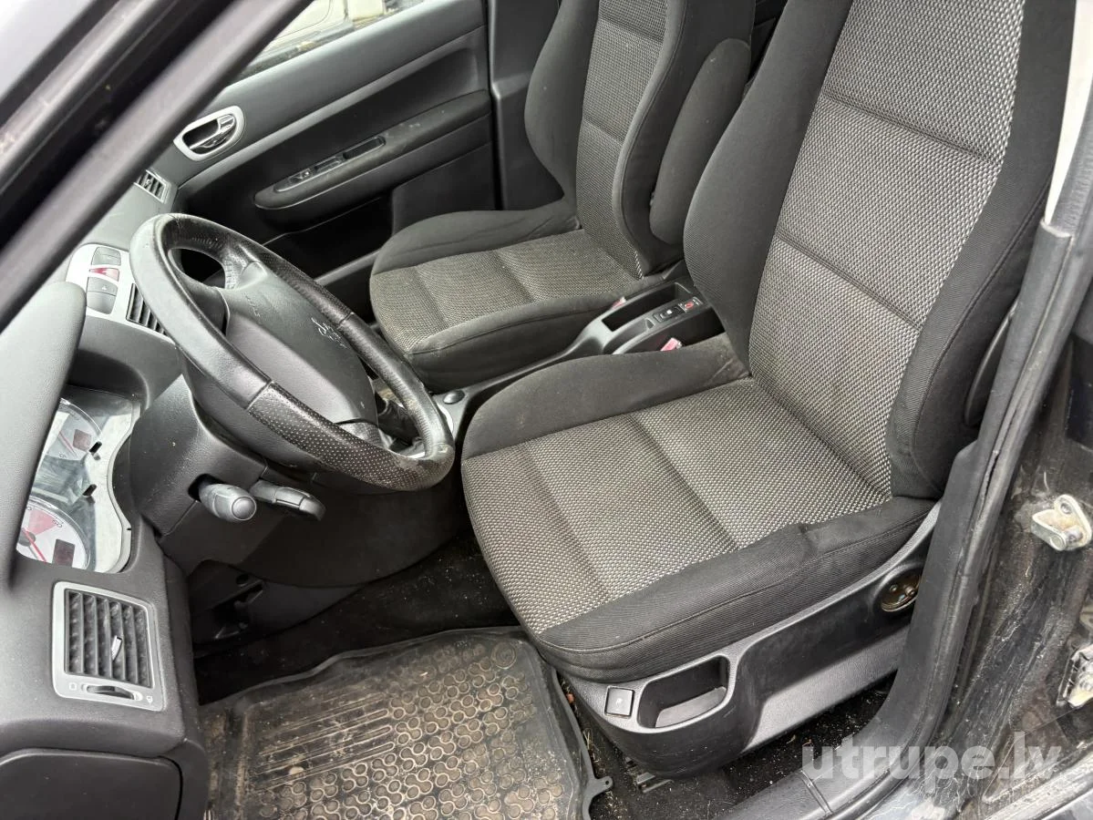 PEUGEOT 307
