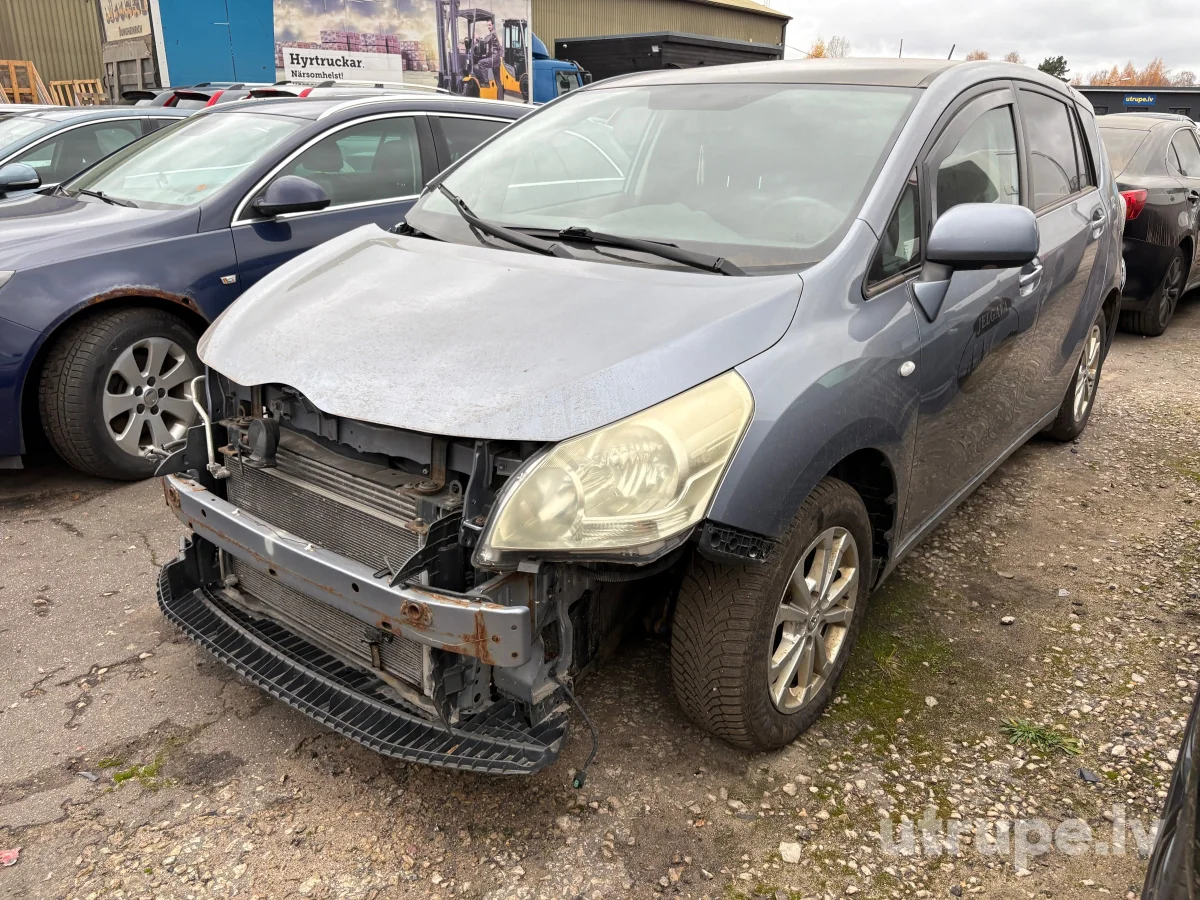 TOYOTA VERSO