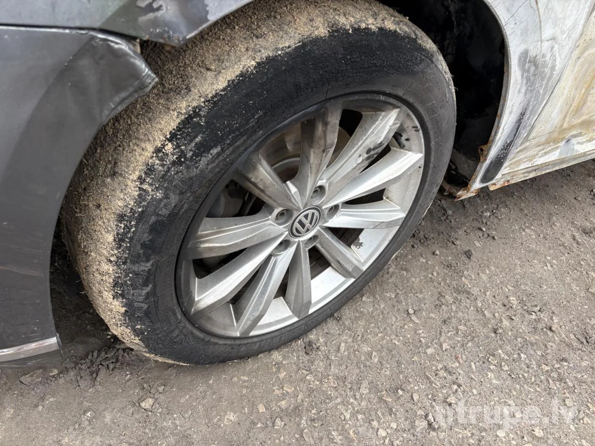 VOLKSWAGEN PASSAT (B8)