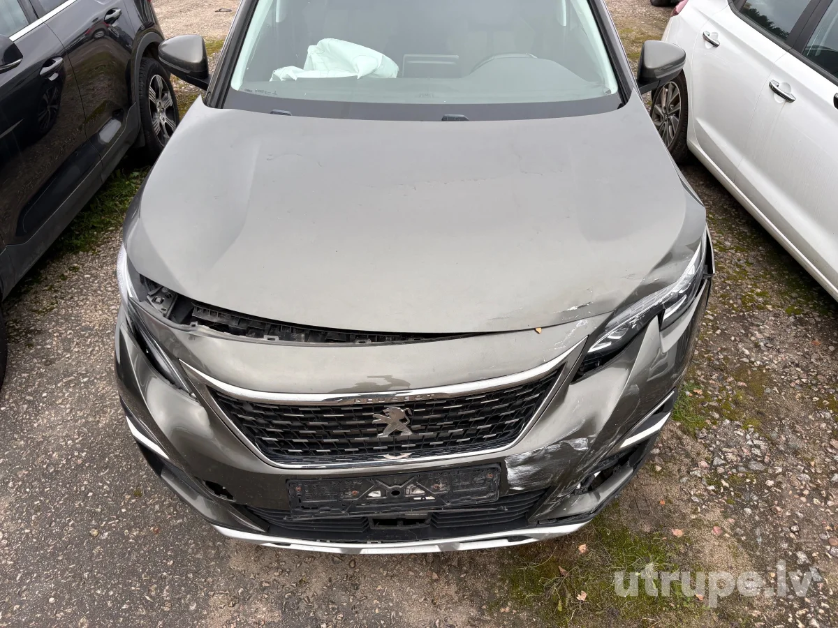 PEUGEOT 5008