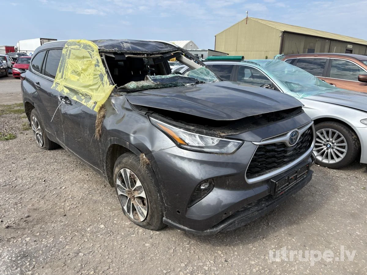 TOYOTA HIGHLANDER